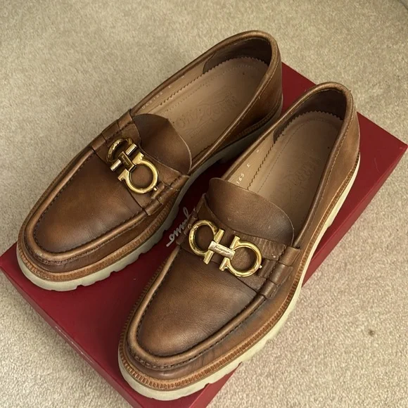 Salvatore Ferragamo | Shoes | Mens Ferragamo Gancini Plaque  display picture 1